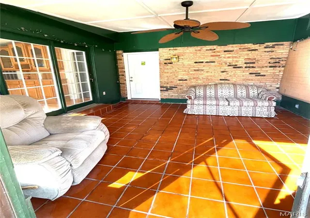 4th image of 160 Lucerne Pl Dr, Ballwin, MO 63011 | MLS# MIS26030454