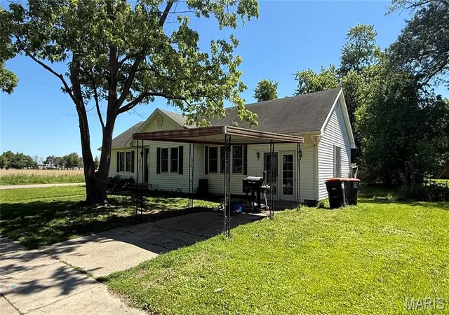 Photo 1 of Sale Pending at 410 N Cypress St, Advance, MO 63730 | MLS# MIS26030494 | Listing updated on 2026-10-08