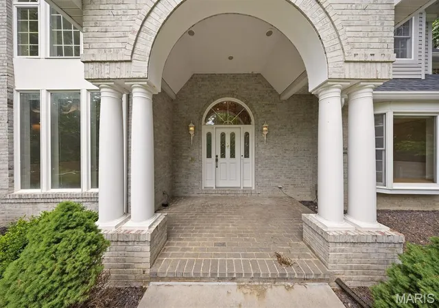 Photo 3 of Single family home for sale at 8 8th Green Ct, Belleville, IL 62220 | MLS# MIS26030498 | Listing updated on 2026-09-23
