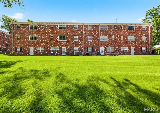 2nd image of 3129 Roger Williams Dr, Bridgeton, MO 63044