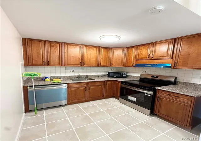 Photo 3 of Condo for sale at 10427 Briarbend Dr #9, Saint Louis, MO 63146 | MLS# MIS26030558 | Listing updated on 2026-08-21