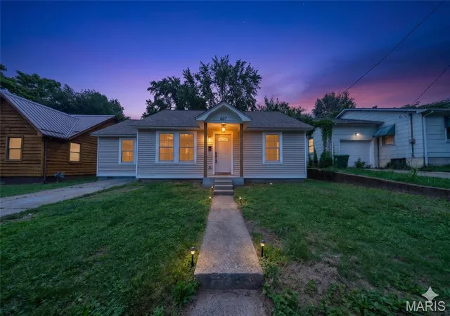 Homes for sale in Rolla, MO | 607 E 11th St, Rolla, MO 65401 | MLS# MIS26030573