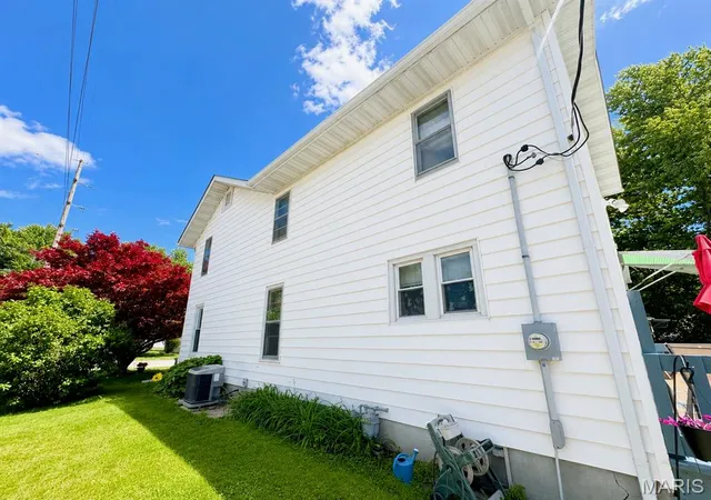 Homes for sale in Litchfield, IL | 1013 N Jefferson St, Litchfield, IL 62056 | MLS# MIS26030601