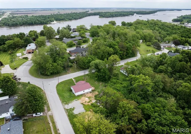 Homes for sale in Hannibal, MO | 1 Summer St, Hannibal, MO 63401 | MLS# MIS26030603