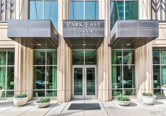 Listing Photo 3 - Condo for sale in building located at 4909 Laclede Ave, St. Louis, MO 63108 - Unit #1606