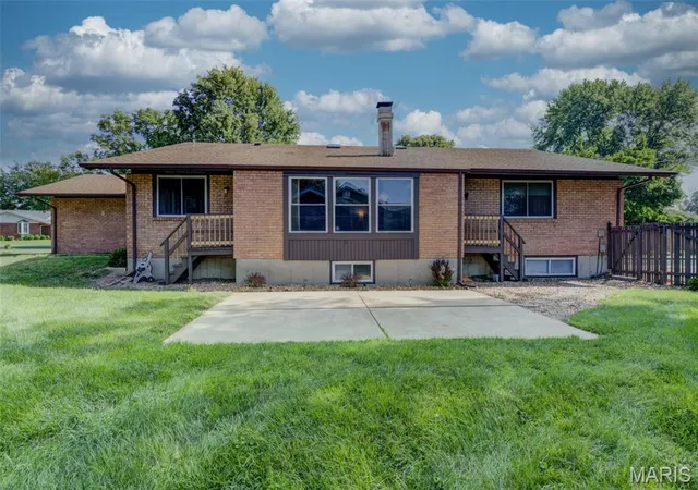 Photo 3 of Single family home for sale at 13248 Hobnail Dr, Saint Louis, MO 63146 | MLS# MIS26030631 | Listing updated on 2026-10-06