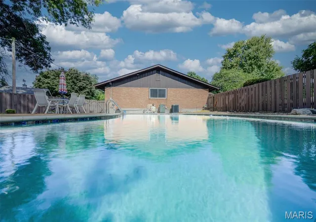 Photo 3 of Single family home for sale at 13248 Hobnail Dr, Saint Louis, MO 63146 | MLS# MIS26030631 | Listing updated on 2026-10-12