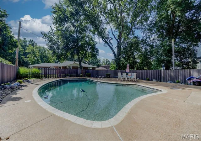 Photo 4 of Single family home for sale at 13248 Hobnail Dr, Saint Louis, MO 63146 | MLS# MIS26030631 | Listing updated on 2026-10-12