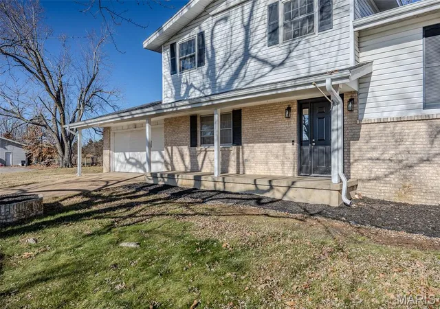 Homes for sale in Lebanon, MO | 227 E Fremont Rd, Lebanon, MO 65536 | MLS# MIS26030637