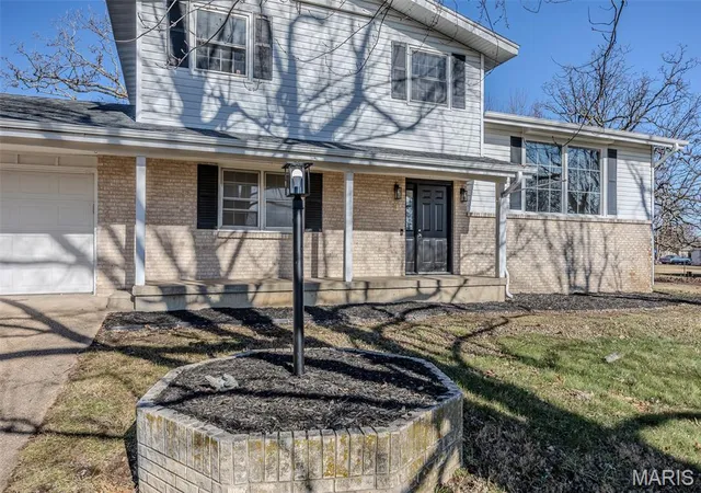 Homes for sale in Lebanon, MO | 227 E Fremont Rd, Lebanon, MO 65536 | MLS# MIS26030637