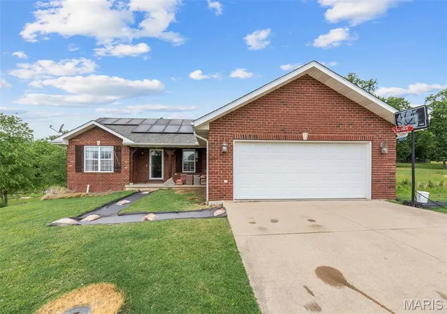 Photo 1 of Single family home for sale at 180 Glen Oak Dr, Jackson, MO 63755 | MLS# MIS26030672 | Listing updated on 2026-09-20
