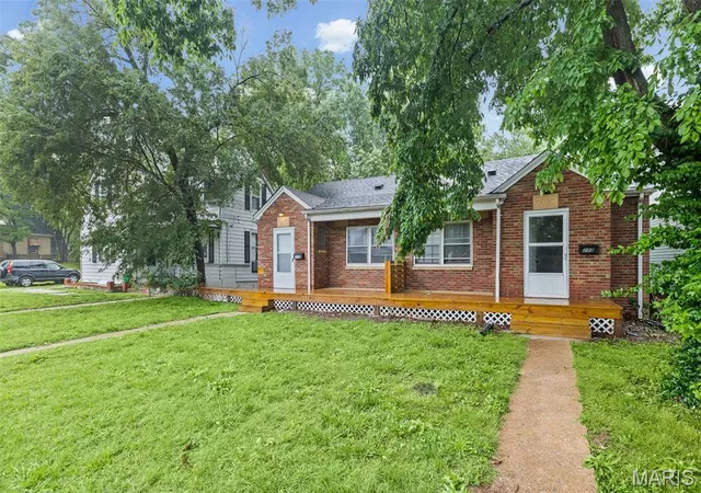Photo 3 of Multi family home for sale at 213 Brackett St, Swansea, IL 62226 | MLS# MIS26030702 | Listing updated on 2026-10-05