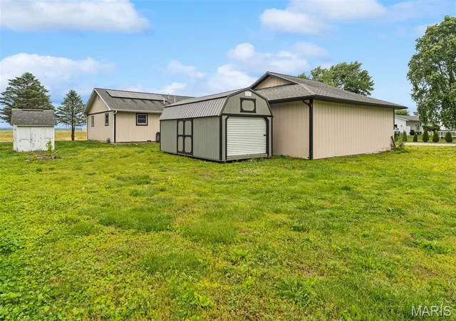 Photo 2 of Single family home for sale at 2203 S 6Th St, Mascoutah, IL 62258 | MLS# MIS26030723 | Listing updated on 2026-08-17