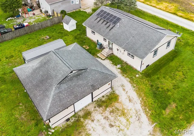 Photo 3 of Single family home for sale at 2203 S 6Th St, Mascoutah, IL 62258 | MLS# MIS26030723 | Listing updated on 2026-08-17