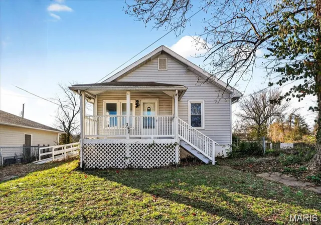 Homes for sale in Kirkwood, MO | 342 Alsobrook St, Kirkwood, MO 63122 | MLS# MIS26030763
