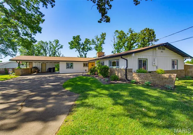 1st image of 2025 Woodhaven Rd, Poplar Bluff, MO 63901 | MLS# MIS26030777