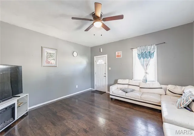 Photo 4 of Single family home for sale at 3702 Garnier St, Saint Louis, MO 63116 | MLS# MIS26030787 | Listing updated on 2026-05-23