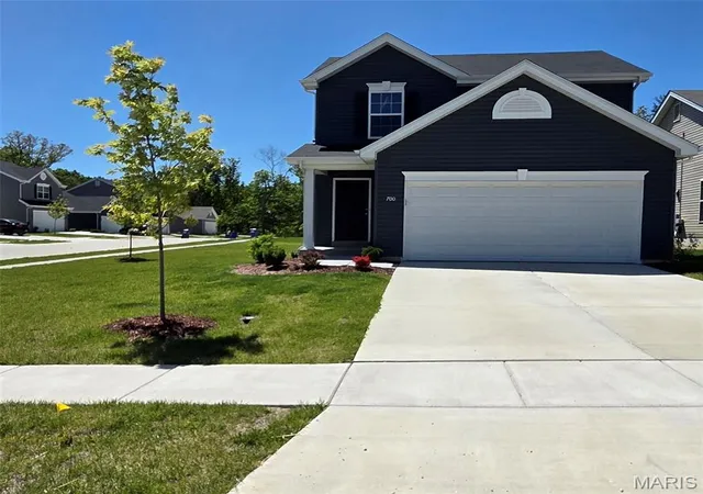 Homes for sale in Warrenton, MO | 700 Courtshire Xing, Warrenton, MO 63380 | MLS# MIS26030820
