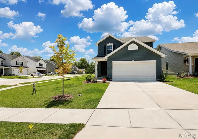 Homes for sale in Warrenton, MO | 700 Courtshire Xing, Warrenton, MO 63380 | MLS# MIS26030820