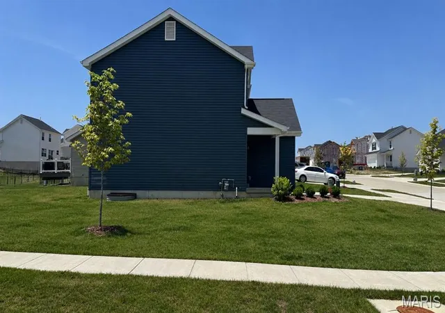 Homes for sale in Warrenton, MO | 700 Courtshire Xing, Warrenton, MO 63380 | MLS# MIS26030820