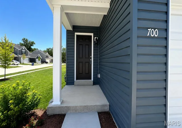 Homes for sale in Warrenton, MO | 700 Courtshire Xing, Warrenton, MO 63380 | MLS# MIS26030820