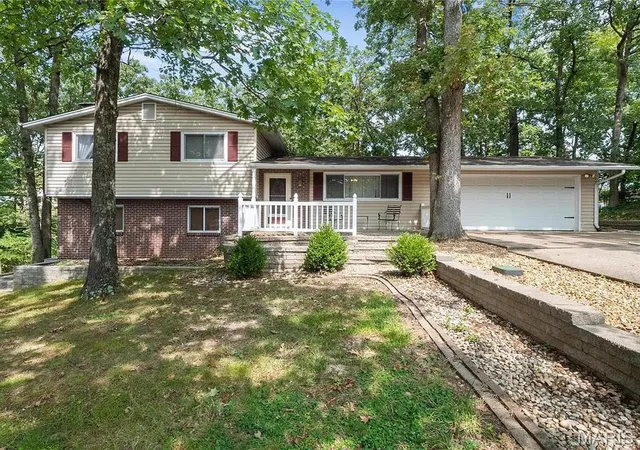 2nd image of 14 Brockton Cir, O Fallon, MO 63366 | MLS# MIS26030840