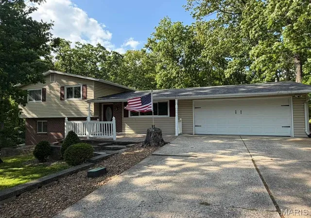 3rd image of 14 Brockton Cir, O Fallon, MO 63366 | MLS# MIS26030840