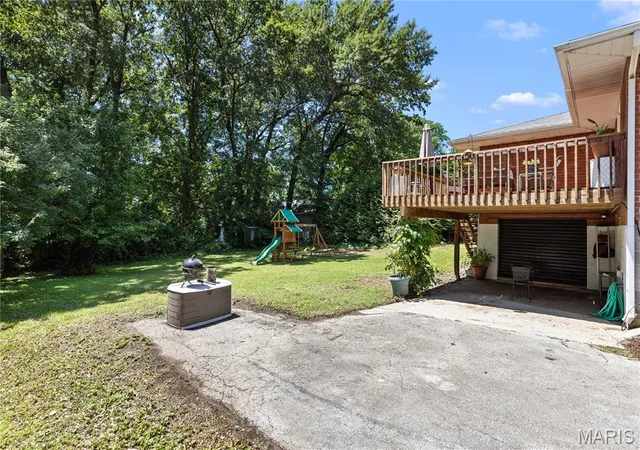 Homes for sale in Alton, IL | 3407 Mcarthur Blvd, Alton, IL 62002 | MLS# MIS26030861