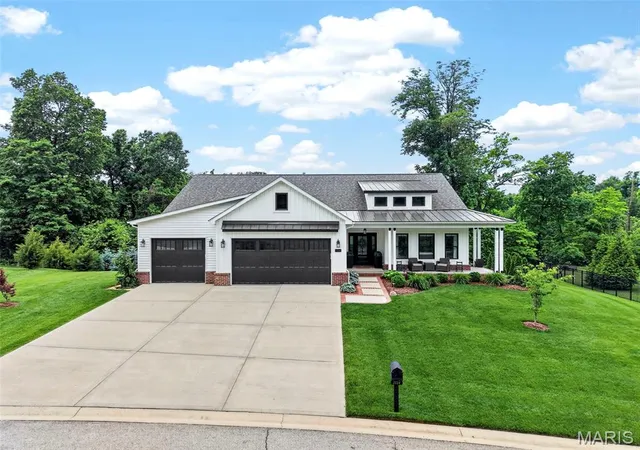 Photo 1 of Sale Pending at 1114 Elbow Hill Ct, Caseyville, IL 62232 | MLS# MIS26030870 | Listing updated on 2026-09-14