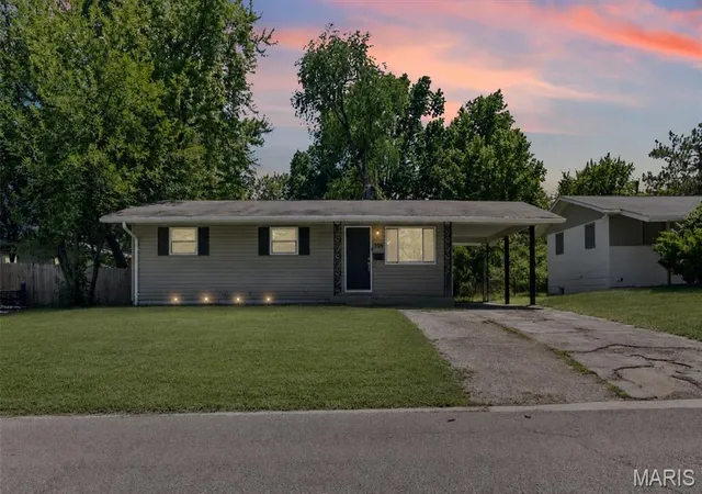 1st image of 506 Dornoch Dr, Saint Louis, MO 63137 | MLS# MIS26030894