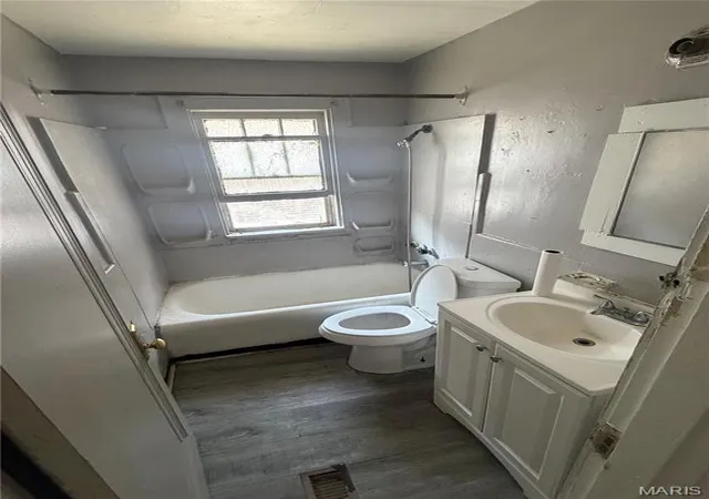 Photo 4 of Single family home for sale at 4325 Rosewood Ave, Saint Louis, MO 63120 | MLS# MIS26030942 | Listing updated on 2026-08-05