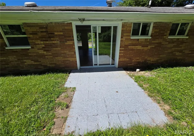 Photo 4 of Single family home for sale at 4 Hi Pointe Dr, Belleville, IL 62223 | MLS# MIS26030943 | Listing updated on 2026-10-08