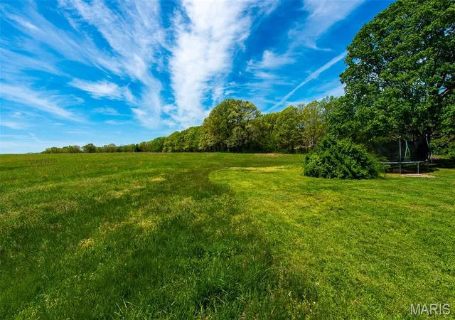 Homes for sale in St Clair, MO | 1470 Gravois Rd, St Clair, MO 63077 | MLS# MIS26030969