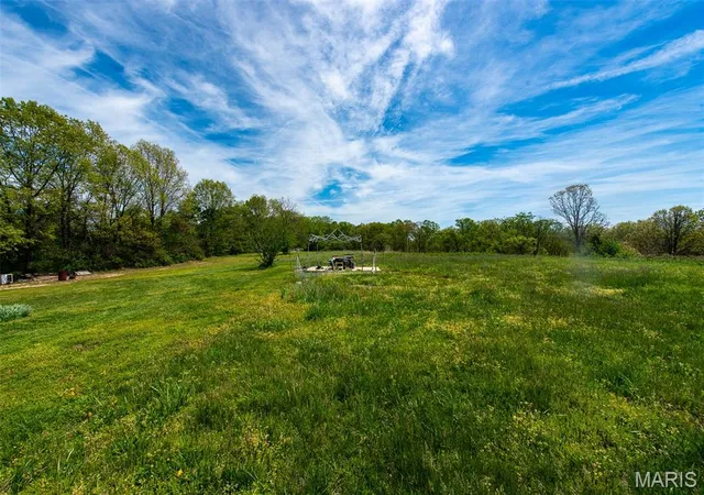 3rd image of 1470 Gravois Rd, Saint Clair, MO 63077 | MLS# MIS26030969