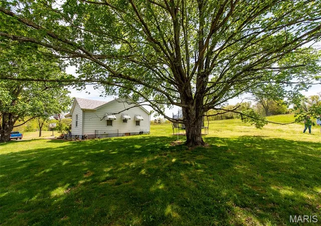 Homes for sale in St Clair, MO | 1470 Gravois Rd, St Clair, MO 63077 | MLS# MIS26030969