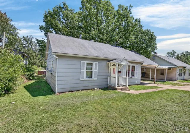 Homes for sale in Salem, MO | 1400 &1402 S Main St, Salem, MO 65560 | MLS# MIS26030972