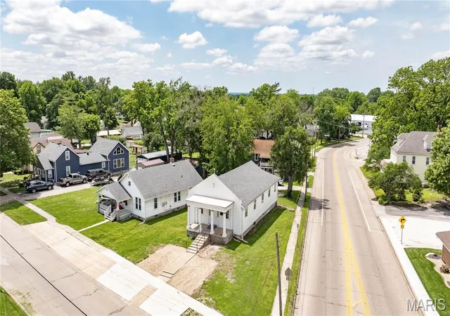 Homes for sale in Jerseyville, IL | 400 S Washington St, Jerseyville, IL 62052 | MLS# MIS26031000