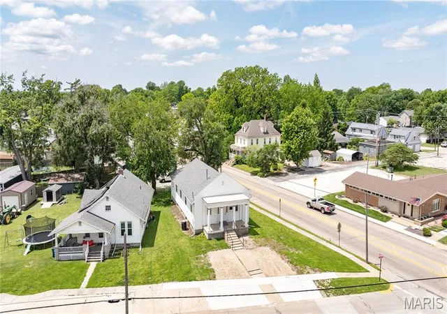 Homes for sale in Jerseyville, IL | 400 S Washington St, Jerseyville, IL 62052 | MLS# MIS26031000