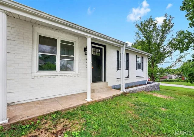 Homes for sale in Arnold, MO | 643 Washington Dr, Arnold, MO 63010 | MLS# MIS26031007