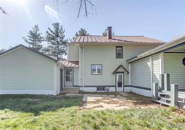 Homes for sale in Sparta, IL | 216 S Dickey St, Sparta, IL 62286 | MLS# MIS26031013