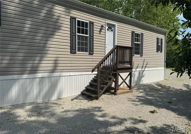 Photo 3 of Sale Pending at 1577 Neff Rd, Saint Clair, MO 63077 | MLS# MIS26031025 | Listing updated on 2026-08-20