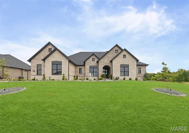 3rd image of 3824 Tanzanite Trl, Edwardsville, IL 62025 | MLS# MIS26031028
