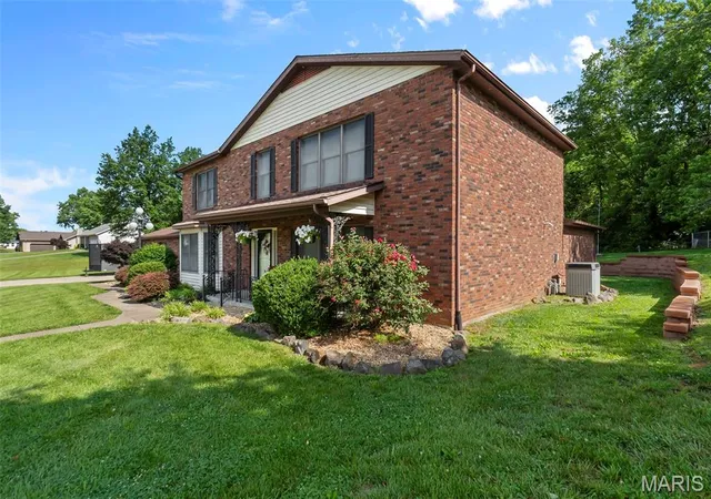 Homes for sale in Perryville, MO | 816 Ridge Dr, Perryville, MO 63775 | MLS# MIS26031041
