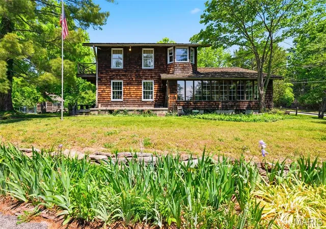 Photo 2 of Sale Pending at 613 Jacobs Station Rd, Saint Charles, MO 63304 | MLS# MIS26031047 | Listing updated on 2026-08-24