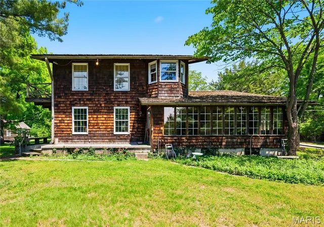 Photo 3 of Sale Pending at 613 Jacobs Station Rd, Saint Charles, MO 63304 | MLS# MIS26031047 | Listing updated on 2026-08-24