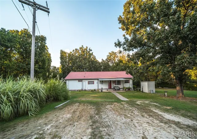 Photo 4 of Sale Pending at 425 Eisenhower St, Rolla, MO 65401 | MLS# MIS26031074 | Listing updated on 2026-10-12