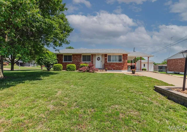 Homes for sale in Unincorporated, MO | 4231 Tupelo Dr, Unincorporated, MO 63125 | MLS# MIS26031132
