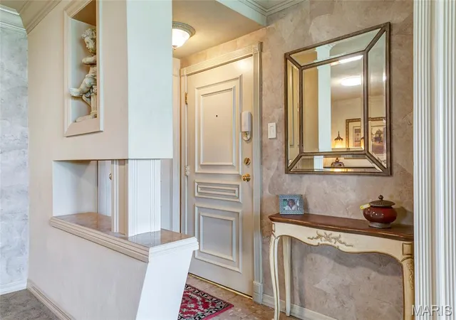 Photo 3 of Condo for sale at 1 Delcrest Ct #103, Saint Louis, MO 63124 | MLS# MIS26031133 | Listing updated on 2026-09-15