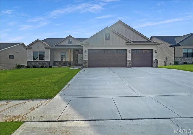 Photo 1 of Single family home for sale at 1831 Wellington Ln, Maryville, IL 62062 | MLS# MIS26031136 | Listing updated on 2026-09-14