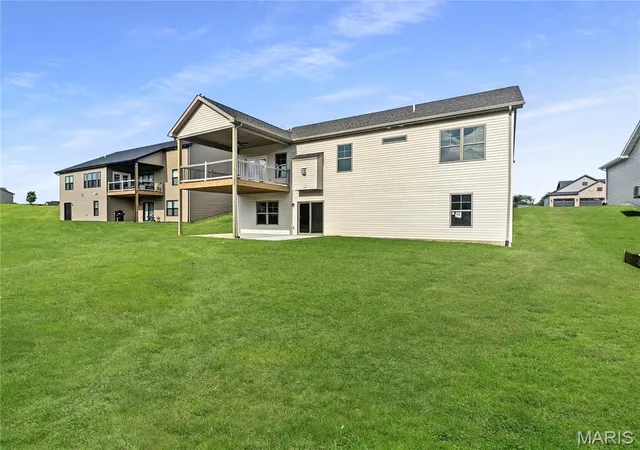 Photo 2 of Single family home for sale at 1831 Wellington Ln, Maryville, IL 62062 | MLS# MIS26031136 | Listing updated on 2026-09-14